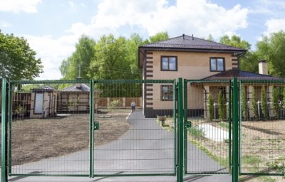Замок LAKQ 4040 U2L корпус металлический, с ручками из алюминия, зеленый RAL 6005 фото | Партнер Строй